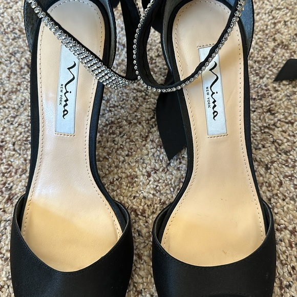 EUC Nina Vinnie Black Satin Shoes- worn once! Sz 8 - Picture 5 of 10